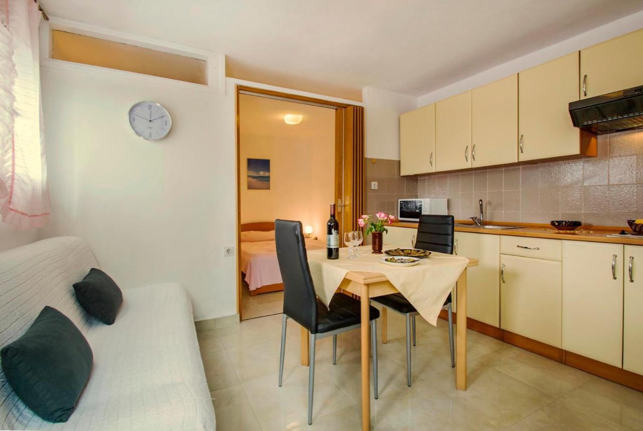 Apartments Lina 2023 라벡 외부 사진